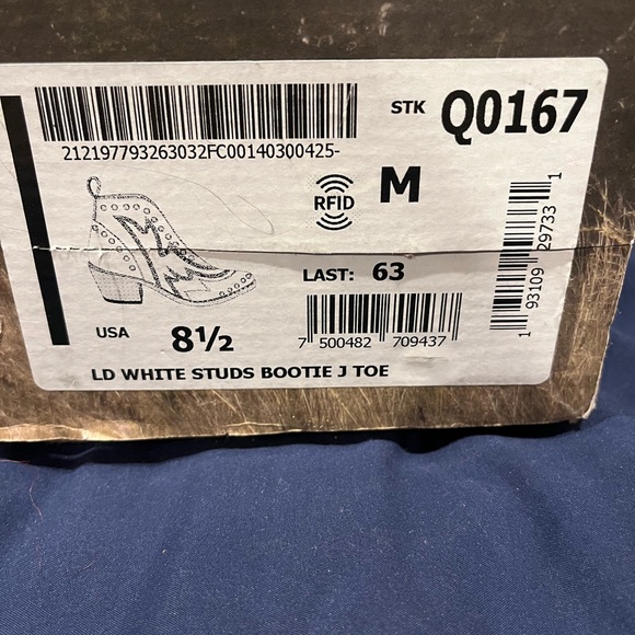 CIRCLE G WOMEN'S STUDDED BOOTIES - POINTED TOE - Picture 8 of 8